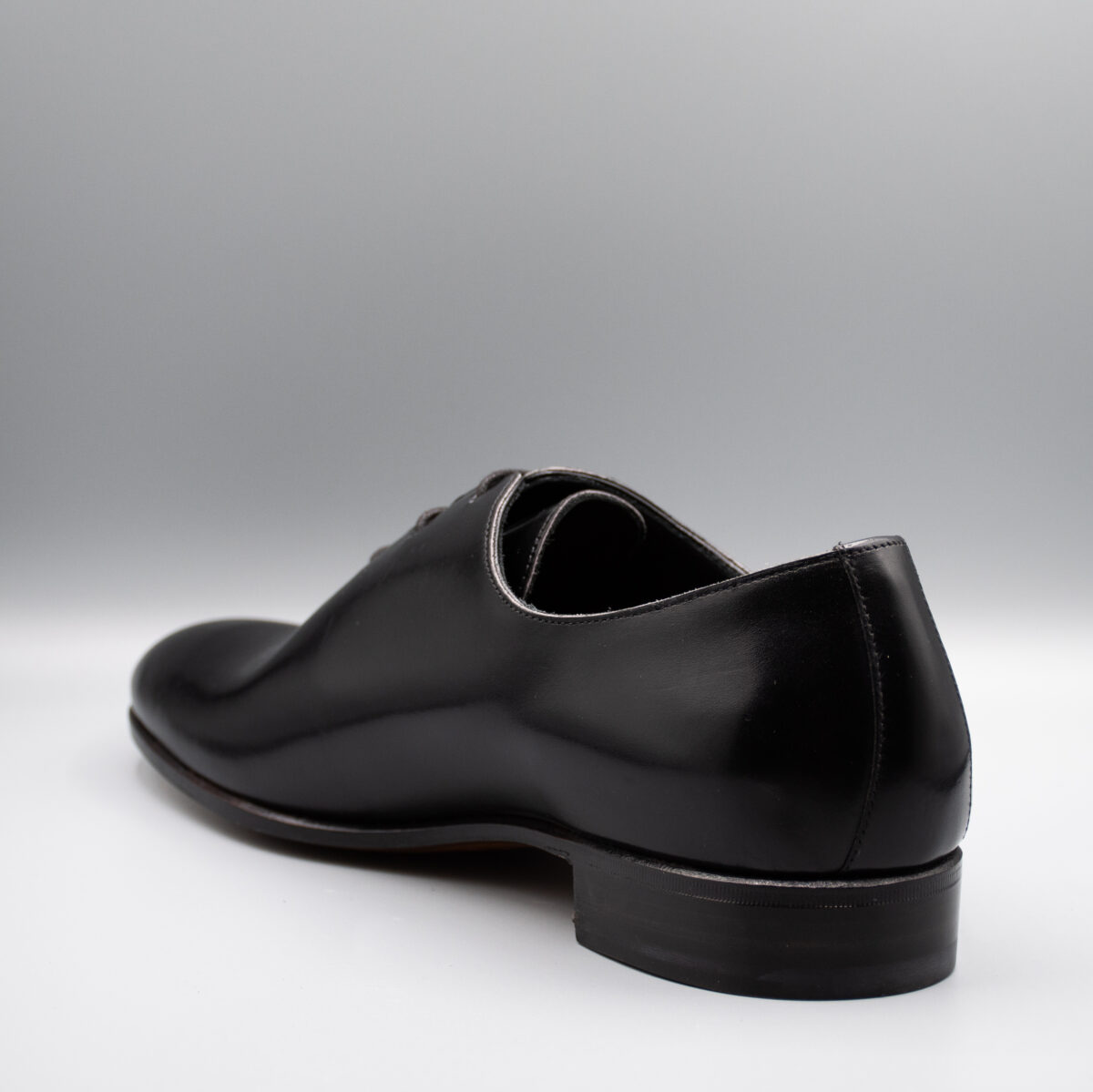 Lucerna Oxford a 3 fori in pelle di vitello, calzatura elegante artigianale Made in Italy per cerimonie ed eventi formali